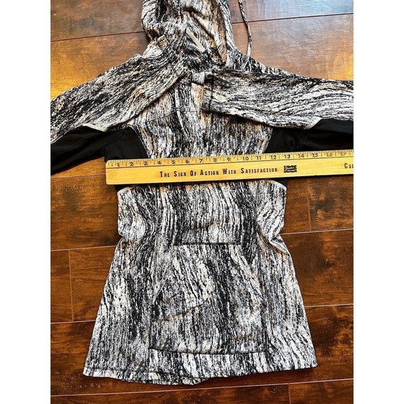 Lululemon Runbeam Hoodie long sleeve top vented Texture Twist Size 0/2? - Picture 4 of 7
